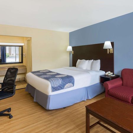 Days Inn By Wyndham Statesville Εξωτερικό φωτογραφία