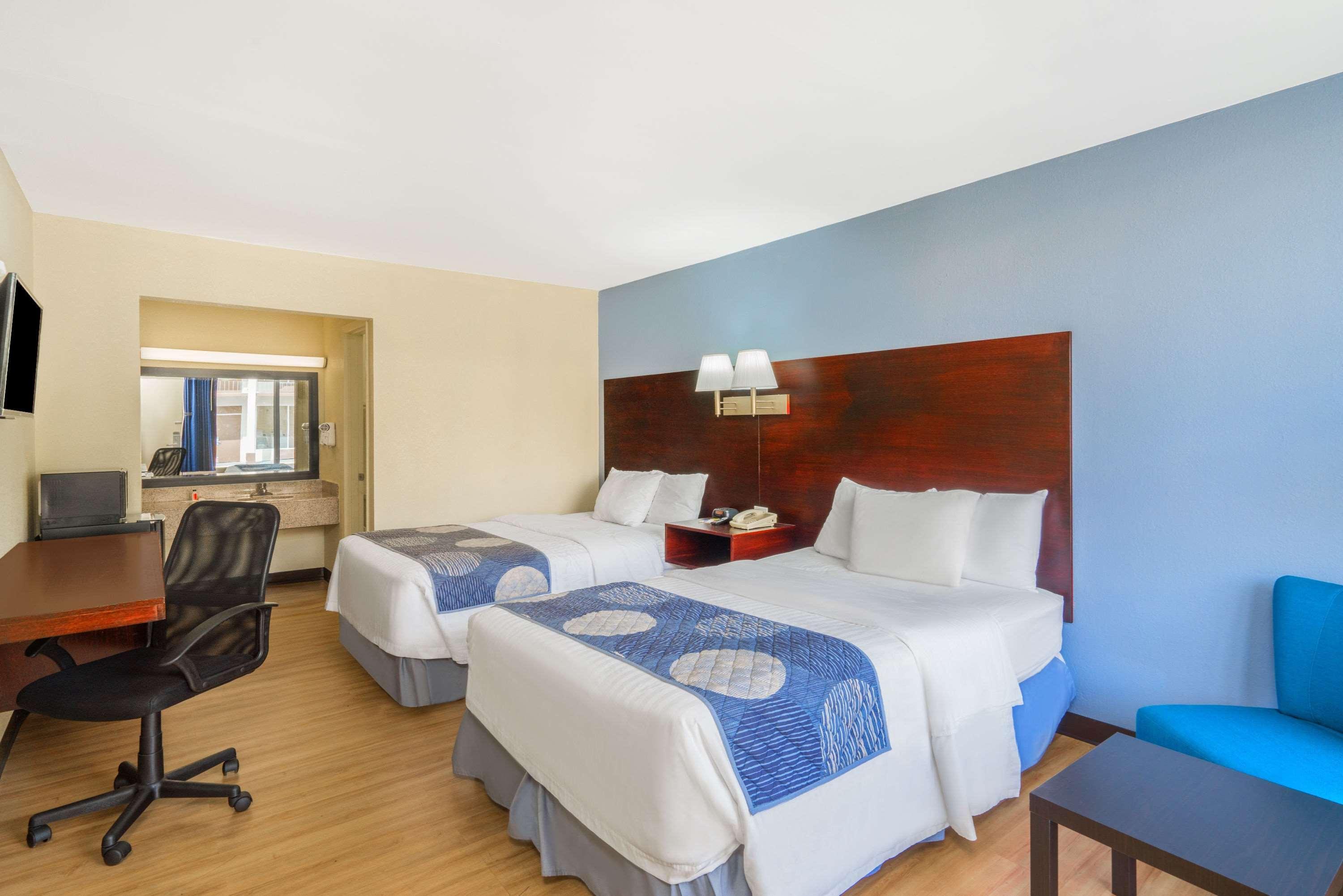 Days Inn By Wyndham Statesville Εξωτερικό φωτογραφία