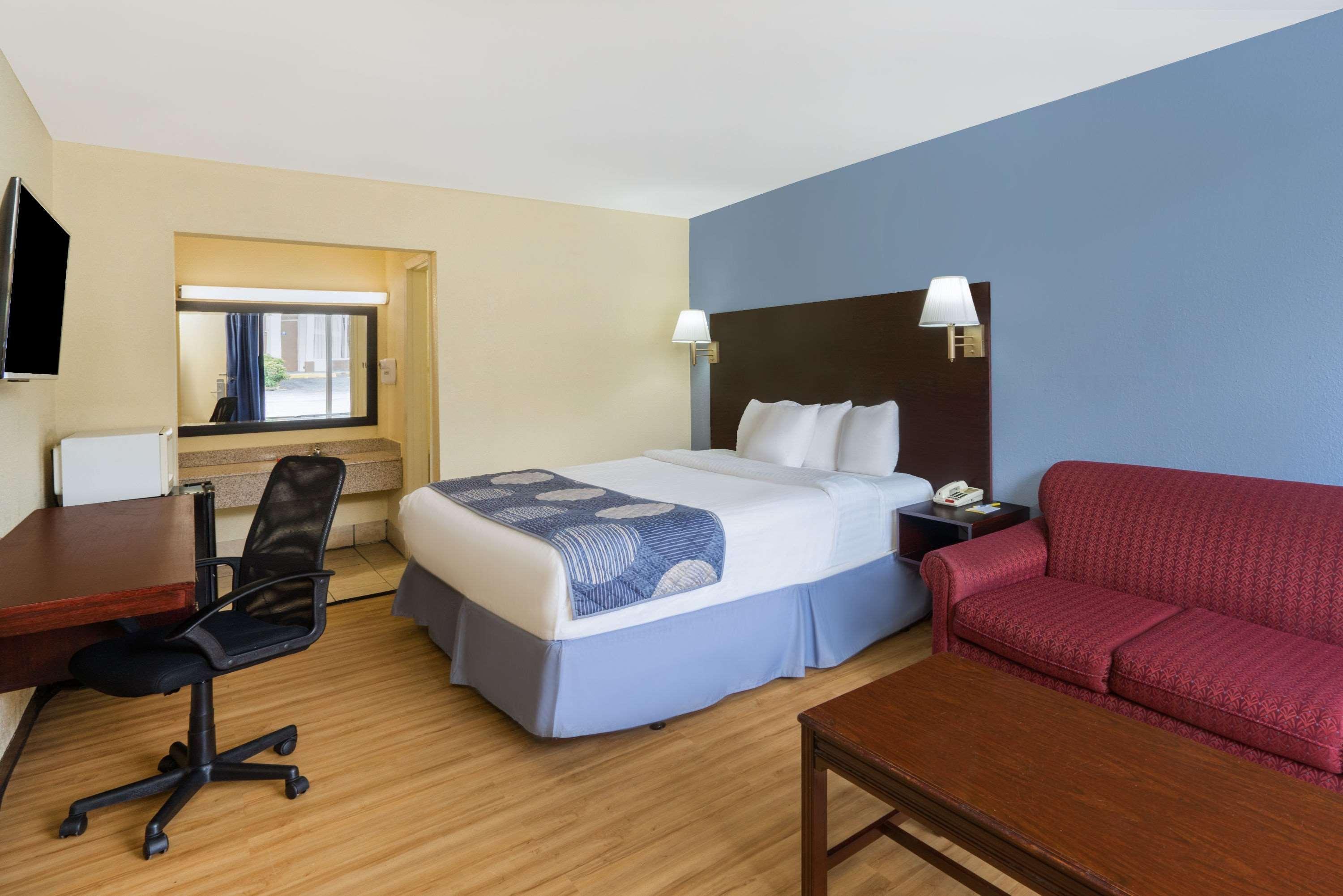 Days Inn By Wyndham Statesville Εξωτερικό φωτογραφία