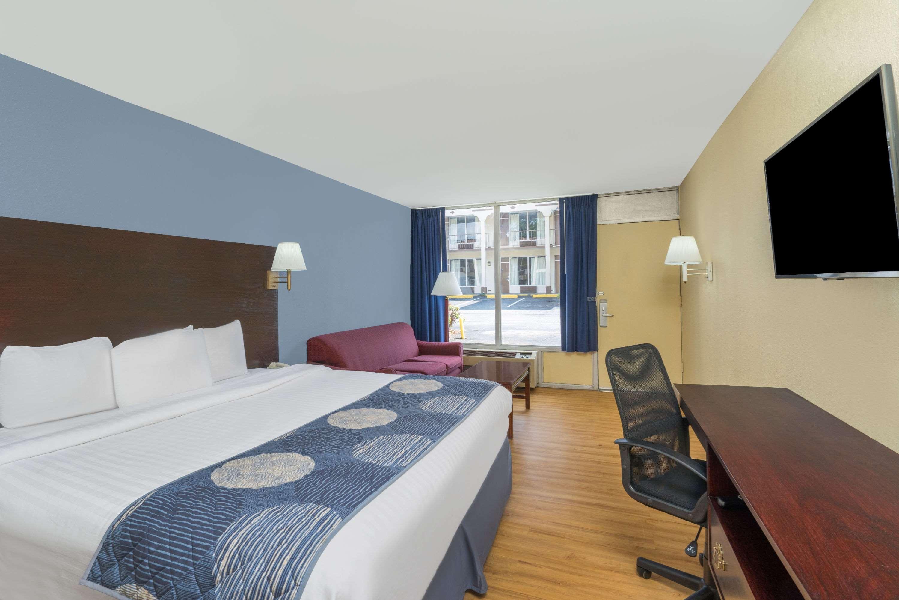 Days Inn By Wyndham Statesville Εξωτερικό φωτογραφία