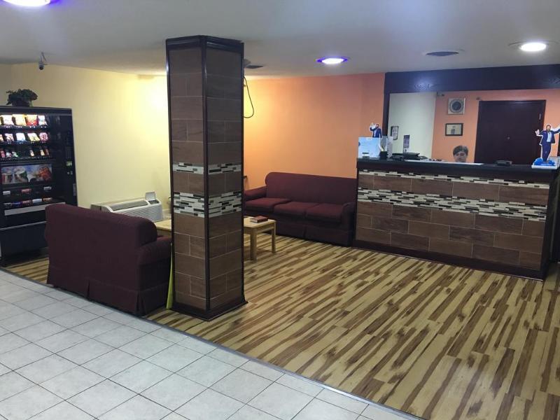 Days Inn By Wyndham Statesville Εξωτερικό φωτογραφία