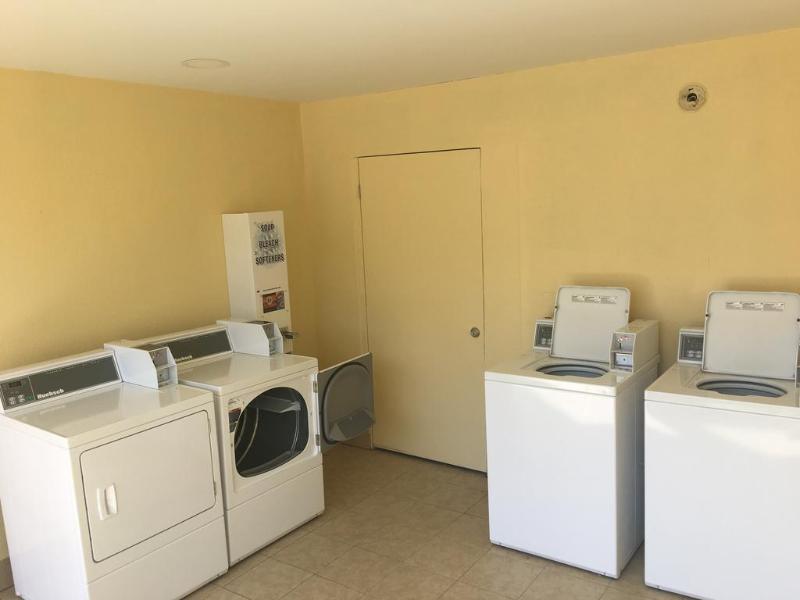 Days Inn By Wyndham Statesville Εξωτερικό φωτογραφία