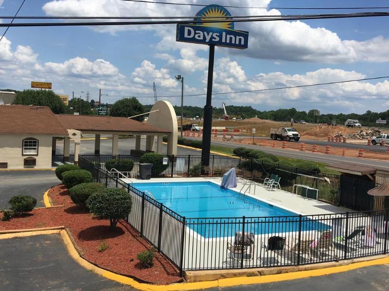 Days Inn By Wyndham Statesville Εξωτερικό φωτογραφία