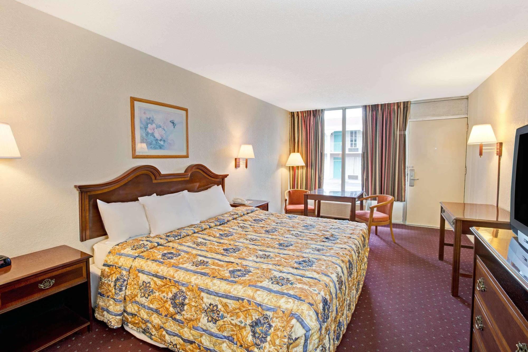Days Inn By Wyndham Statesville Εξωτερικό φωτογραφία