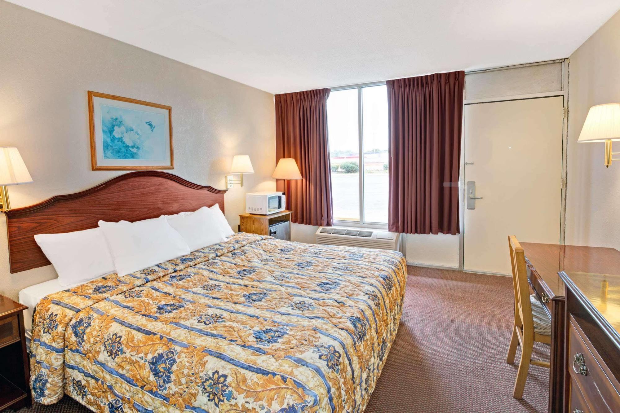 Days Inn By Wyndham Statesville Εξωτερικό φωτογραφία