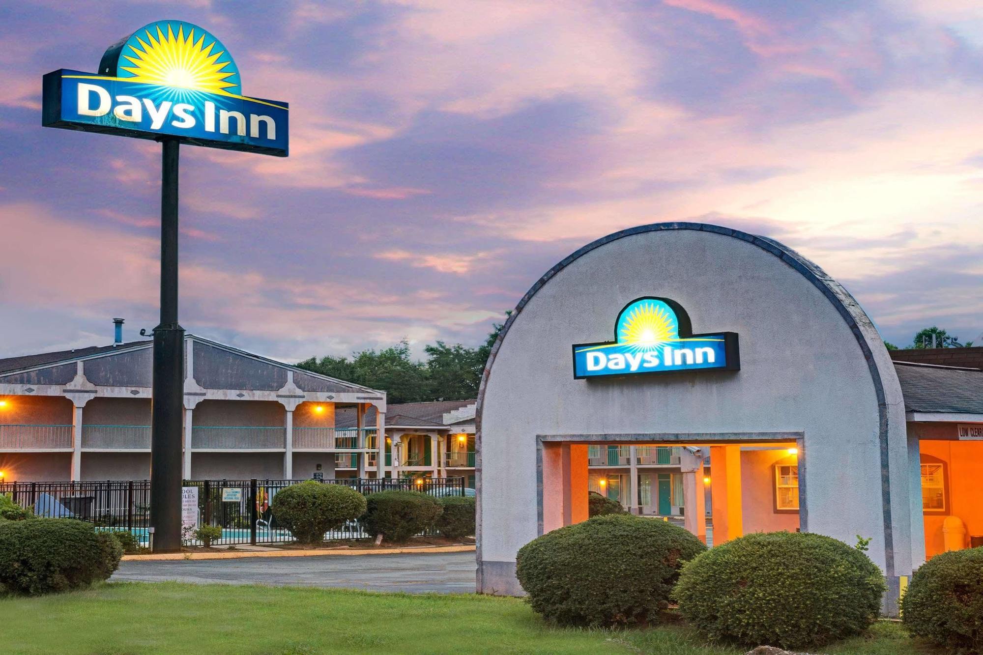 Days Inn By Wyndham Statesville Εξωτερικό φωτογραφία